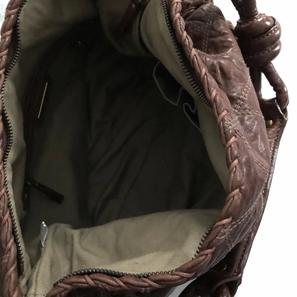 Isabella Fiore Brown Leather Quilted Shoulder Bag Many Pockets Mint Condition - Picture 3 of 11